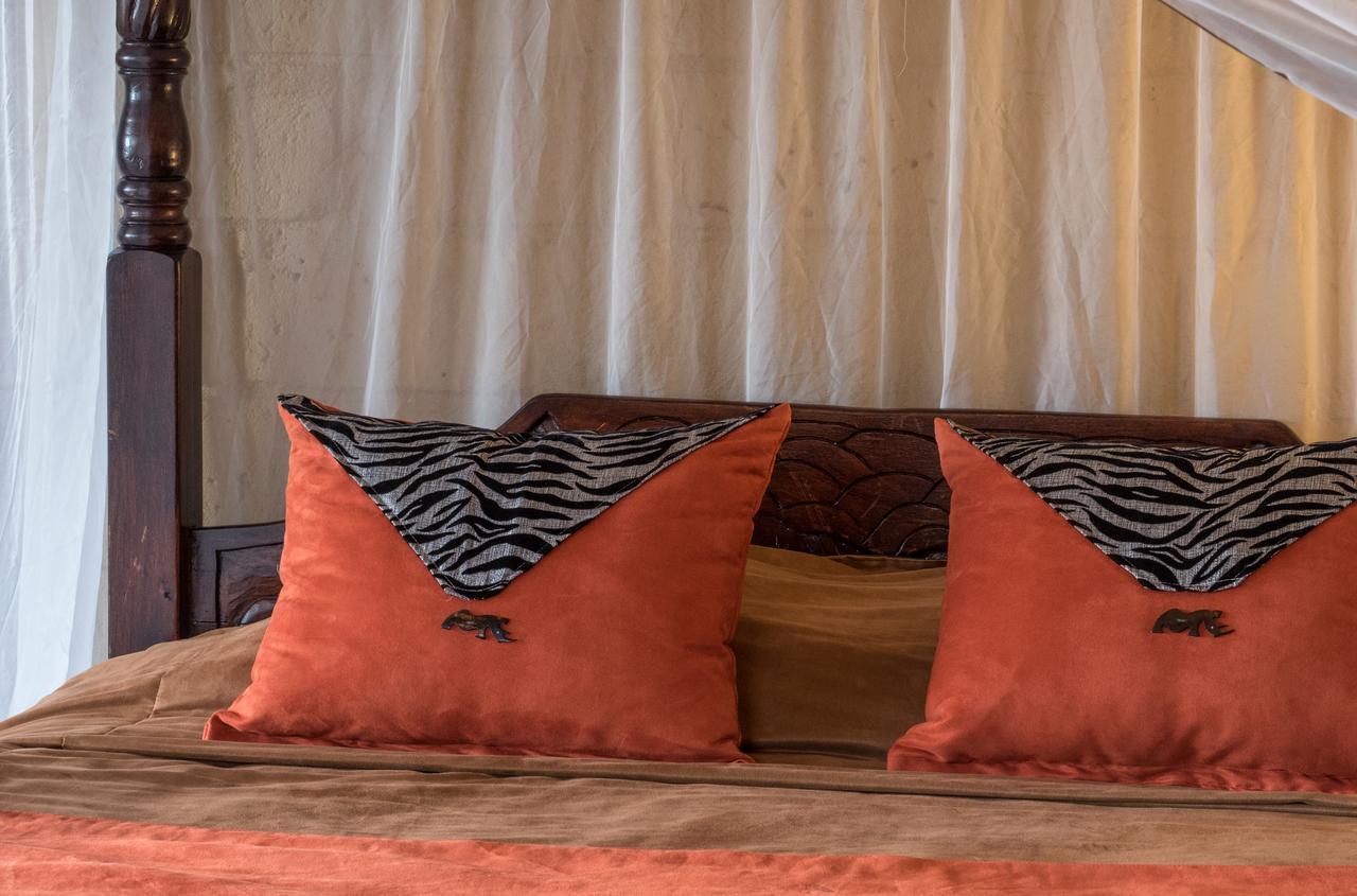 Rhino Watch Safarilodge Mweiga Екстер'єр фото